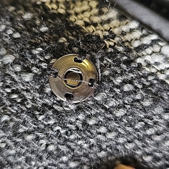 Guess preppi business Casual plaid lapel jacket. Size medium. Black and … - Picture 15 of 16